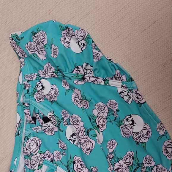 Hot Topic Blue Skull floral high rise swim bikini bottoms S New Tags - Picture 7 of 8